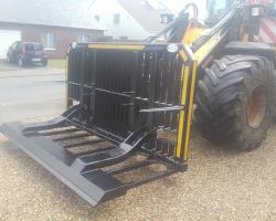 Silagevork gemaakt voor loonbedrijf Vanbuel met hydraulisch verstelbaar mes